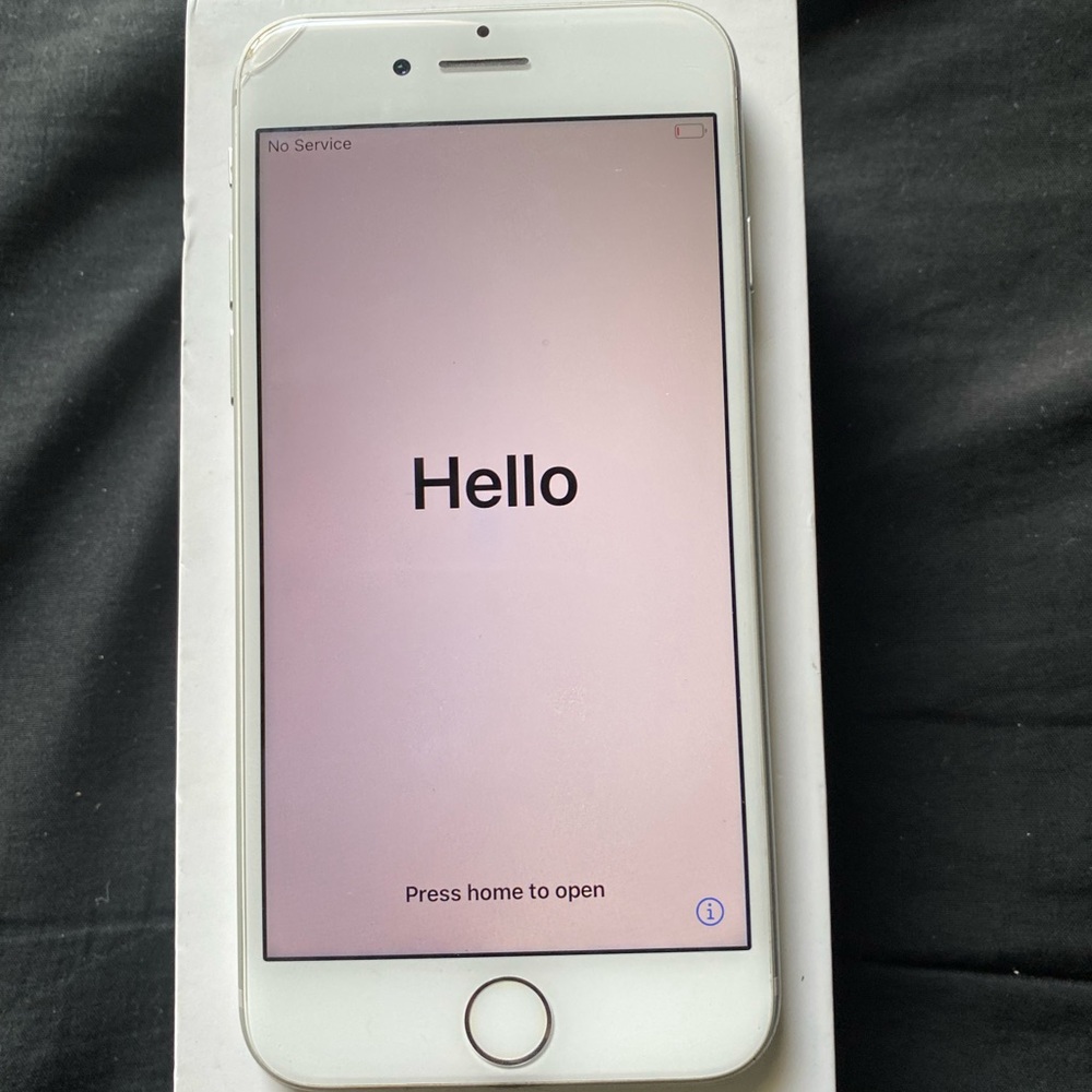 Apple- iphone 7 silver